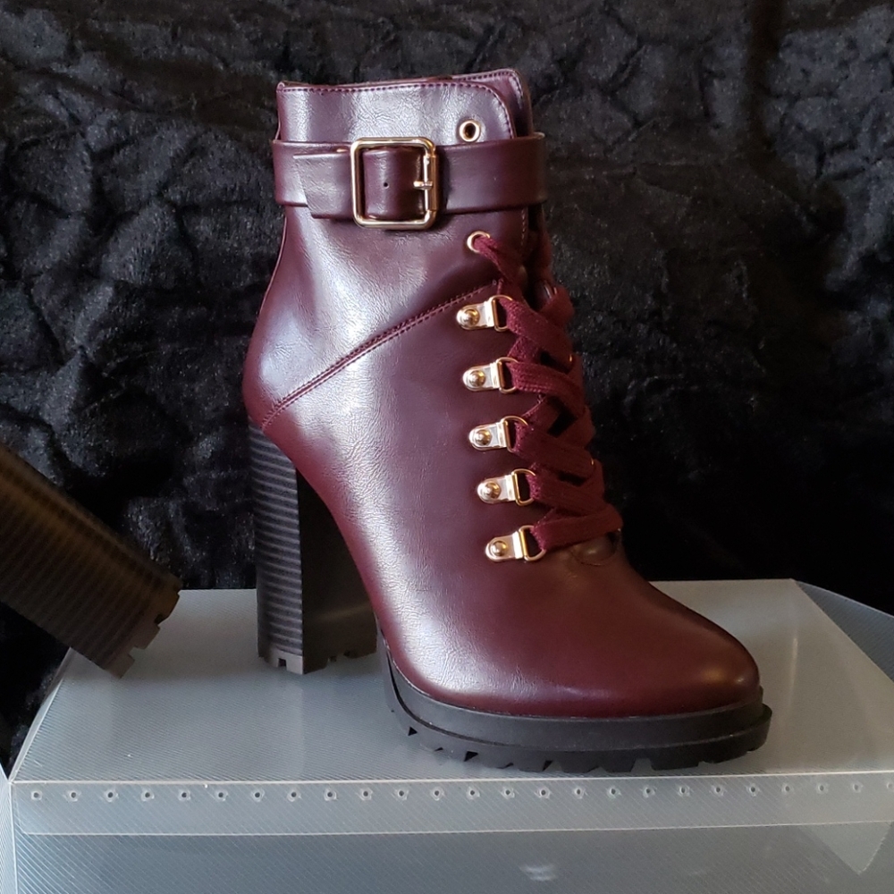 Shoes - Picture 2 of 5